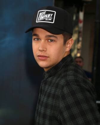 LOS ANGELES - JUL 9: Austin Mahone at the Ghostbusters Premiere at the TCL Chinese Theater IMAX on July 9, 2016 in Los Angeles, CA  KathyxHutchins