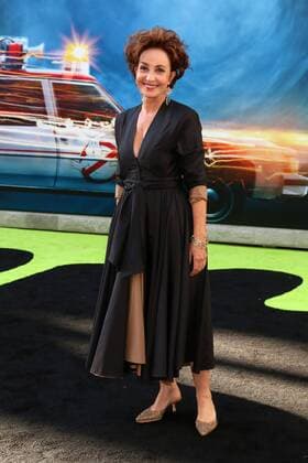 LOS ANGELES - JUL 9: Annie Potts at the Ghostbusters Premiere at the TCL Chinese Theater IMAX on July 9, 2016 in Los Angeles, CA  KathyxHutchins
