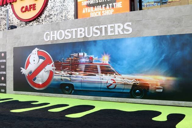 LOS ANGELES - JUL 9: Ghostbusters Atmosphere at the Ghostbusters Premiere at the TCL Chinese Theater IMAX on July 9, 2016 in Los Angeles, CA  KathyxHutchins