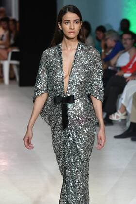 A model presents a creation by Pierre Cardin during a fashion show in Bonnieux, southern France, July 9, 2016. ) FRANCE-FASHION-PIERRE CARDIN LixGenxing 