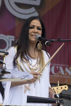 July 10, 2016 - Chicago, IL, USA - Thousands gathered in Grant Park, Chicago on Sunday, July 10th, to see the final concert of the popular Taste of Chicago Festival. Sheila E got the crowd moving to her beat. She later joined the Isley Brothers during their performance. The audience was literally dancing in the aisles as some of the oldies were played. Pictured: Sheila E Chicago USA - ZUMAh86_