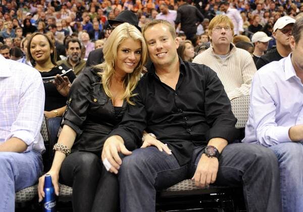 Nov. 06, 2010 - Dallas, Texas - Pop star JESSICA SIMPSON and former NFL star ERIC JOHNSON sit courtside at NBA game between the Denver Nuggets and the Dallas Mavericks at the American Airlines Center. - ZUMAcp2_