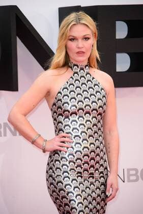 . 11 07 2016. London, United Kingdom. Julia Stiles attends the European Premiere of Jason Bourne.  xChrisxJosephx xi-Imagesx IIM-13140-0015