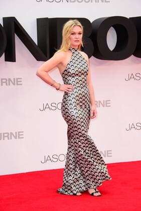 . 11 07 2016. London, United Kingdom. Julia Stiles attends the European Premiere of Jason Bourne.  xChrisxJosephx xi-Imagesx IIM-13140-0019