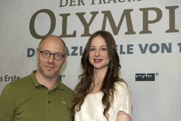 11.07.2016, xbpx, Berlin, Zeughauskino, Premiere, Der Traum von Olympia - Die Nazi-Spiele von 1936 , v.l. Simon Schwarz, Sandra von Ruffin, Copyright: Koch Eibner-Pressefoto EP_UKH