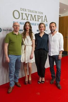 Simon Schwarz, Sandra von Ruffin, Annina Hellenthal und Gotthard Lange - Premiere Der Traum von Olympia - Die Nazi-Spiele von 1936 im Zeughaus in Berlin am 11.07.2016. Premiere Der Traum von Olympia - Die Nazi-Spiele von 1936