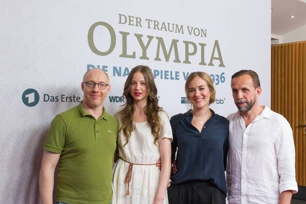 Simon Schwarz, Sandra von Ruffin, Annina Hellenthal und Gotthard Lange - Premiere Der Traum von Olympia - Die Nazi-Spiele von 1936 im Zeughaus in Berlin am 11.07.2016. Premiere Der Traum von Olympia - Die Nazi-Spiele von 1936