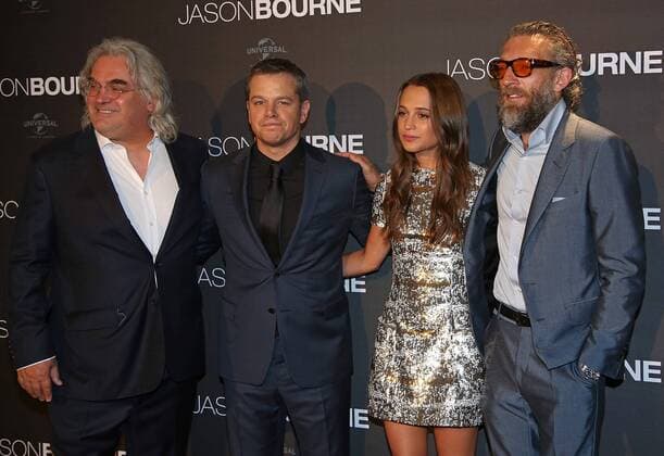 (From L to R) Paul Greengrass, Matt Damon, Alicia Vikander and Vincent Cassel attend the French premiere of the film Jason Bourne in Paris on July 12, 2016.  PAR20160712723 DAVIDxSILPA