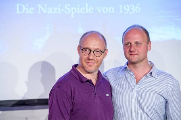 Koeln Hauptdarsteller Simon Schwarz und Christian Hockenbrink (rechts) bei der Erstauffuehrung von Der Traum von Olympia ? Die Nazi-Spiele von 1936 am 12.07.2016, Copyright: Schueler Eibner-Pressefoto EP_JSE