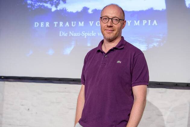 Koeln Hauptdarsteller Simon Schwarz bei der Erstauffuehrung von Der Traum von Olympia ? Die Nazi-Spiele von 1936 am 12.07.2016, Copyright: Schueler Eibner-Pressefoto EP_JSE