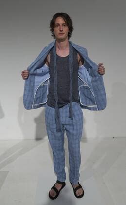 New York Fashion Week - Zachary Prell Modenschau New York Fashion week mens Spring Summer 2017 Model shows off dress by Zachary Prell during New York Fashion week mens Spring Summer 2017 at Skylight Clarkson  LevxRadin