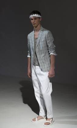 New York Fashion Week - Zachary Prell Modenschau New York Fashion week mens Spring Summer 2017 Model shows off dress by Zachary Prell during New York Fashion week mens Spring Summer 2017 at Skylight Clarkson  LevxRadin