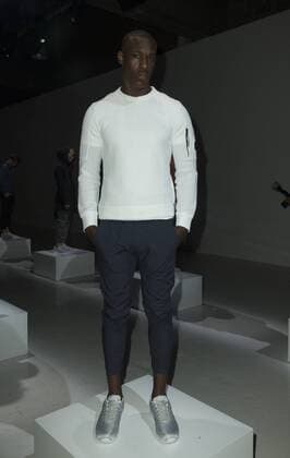 New York Fashion Week - CP Company Modenschau USA: CP Company NYFWM SS2017 Model shows off dress by CP Company during New York Fashion week mens Spring Summer 2017 at Skylight Clarkson.  LevxRadin