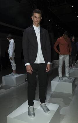 New York Fashion Week - CP Company Modenschau USA: CP Company NYFWM SS2017 Model shows off dress by CP Company during New York Fashion week mens Spring Summer 2017 at Skylight Clarkson.  LevxRadin