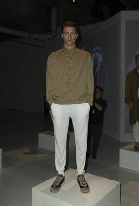 New York Fashion Week - CP Company Modenschau USA: CP Company NYFWM SS2017 Model shows off dress by CP Company during New York Fashion week mens Spring Summer 2017 at Skylight Clarkson.  LevxRadin