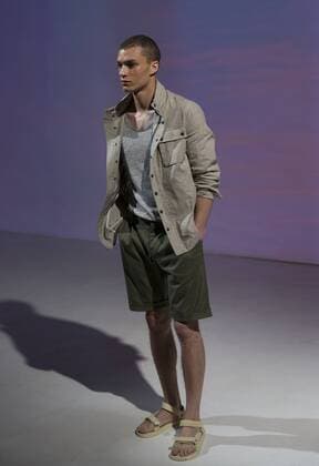 New York Fashion Week - Zachary Prell Modenschau New York Fashion week mens Spring Summer 2017 Model shows off dress by Zachary Prell during New York Fashion week mens Spring Summer 2017 at Skylight Clarkson  LevxRadin