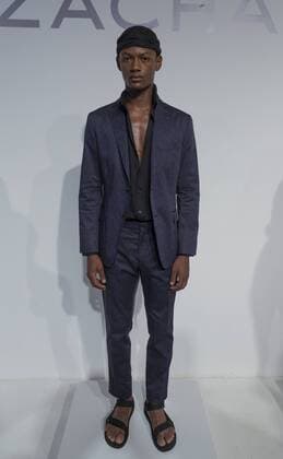New York Fashion Week - Zachary Prell Modenschau New York Fashion week mens Spring Summer 2017 Model shows off dress by Zachary Prell during New York Fashion week mens Spring Summer 2017 at Skylight Clarkson  LevxRadin