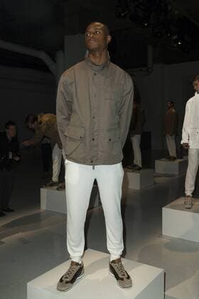New York Fashion Week - CP Company Modenschau USA: CP Company NYFWM SS2017 Model shows off dress by CP Company during New York Fashion week mens Spring Summer 2017 at Skylight Clarkson.  LevxRadin