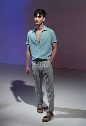 New York Fashion Week - Zachary Prell Modenschau New York Fashion week mens Spring Summer 2017 Model shows off dress by Zachary Prell during New York Fashion week mens Spring Summer 2017 at Skylight Clarkson  LevxRadin