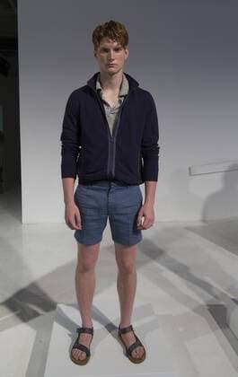New York Fashion Week - Zachary Prell Modenschau New York Fashion week mens Spring Summer 2017 Model shows off dress by Zachary Prell during New York Fashion week mens Spring Summer 2017 at Skylight Clarkson  LevxRadin