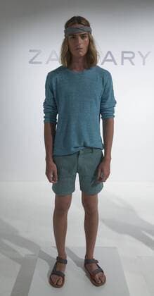 New York Fashion Week - Zachary Prell Modenschau New York Fashion week mens Spring Summer 2017 Model shows off dress by Zachary Prell during New York Fashion week mens Spring Summer 2017 at Skylight Clarkson  LevxRadin