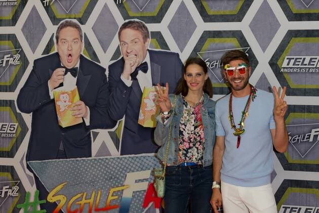 Jochen Schropp mit Begleitung - Premiere SchleFaZ in Berlin am 15.07.2016. Premiere SchleFaZ