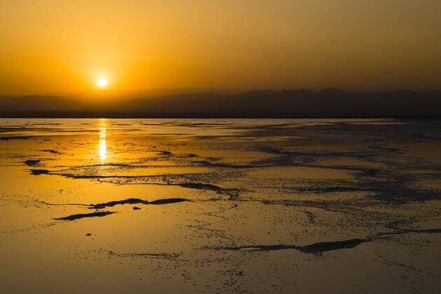 Sonnenuntergang über dem Assalsee, in der Nähe von Dallol, Danakil-Depression, Afar-Dreieck, Äthiopien, Afrika Copyright: imageBROKER/GillesxBarbier ibxoyo04366403.jpg