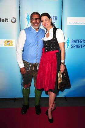 Jimmy Hartwig mit seiner Ehefrau Stefanie bei der Verleihung Bayerischer Sportpreis am 16.07.2016 in München Verleihung Bayerischer Sportpreis 2016 in Muenchen 
