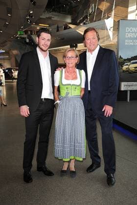 Erich Kühnhackl mit seiner Ehefrau Sylvia und Sohn Tom Kühnhackl bei der Verleihung Bayerischer Sportpreis am 16.07.2016 in München Verleihung Bayerischer Sportpreis 2016 in Muenchen 