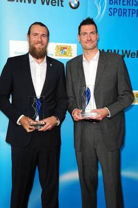 Die beiden Preisträger Pavel Horak (Eishockey) und Carsten Lichtlein (Fussball) bei der Verleihung Bayerischer Sportpreis am 16.07.2016 in München Verleihung Bayerischer Sportpreis 2016 in Muenchen 