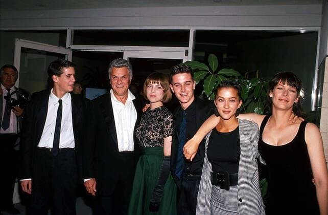 Sept. 30, 2010 - New York, New York, U.S. - 0002.TONY CURTIS WITH HIS CHILDREN (L TO R) BEN, KELLY, NICHOLAS, ALLEGRA AND JAMIE LEE. - ZUMAta1_
