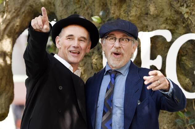 Mark Rylance und Steven Spielberg bei der Premiere des Kinofilms BFG - Big Friendly Giant The BFG im Odeon Leicester Square. London, 17.07.2016 Mark Rylance, Steven Spielberg  Foto:xS.xVasx xFuturexImage