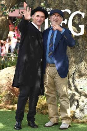 Mark Rylance und Stephen Spielberg bei der The BFG ( Sophiechen und der Riese ) Premiere am 17.07.2016 in London The BFG Kinopremiere in London, 2016 