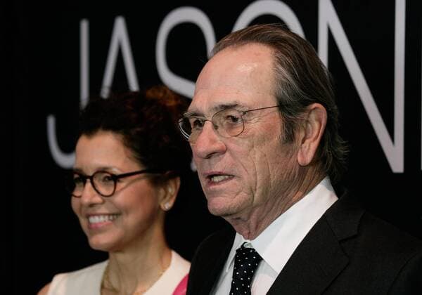 Cast member Tommy Lee Jones (R) and wife Dawn Laurel Jones attend the premiere of the motion picture thriller Jason Bourne at Caesars Palace in Las Vegas, Nevada on July 18, 2016. Storyline: Jason Bourne, now remembering who he truly is, tries to uncover hidden truths about his past.  LAP2016071870 JAMESxATOA