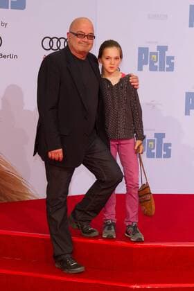 Florian Martens mit Tochter Milla - Deutschlandpremiere PETS im Cinestar im Sony Center in Berlin am 20.07.2016. Deutschlandpremiere PETS