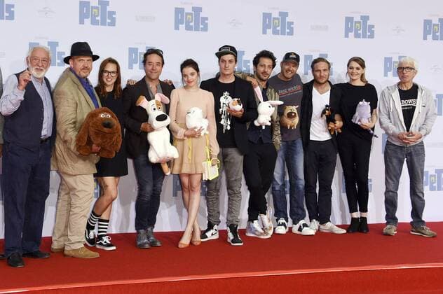 Dieter Hallervorden, Dietmar Bär, Stefanie Heinzmann, Jan Josef Liefers, Jella Haase, LeFloid, Fahri Yardim, Mario Barth, Frederick Lau, Martina Hill und Ralf Richter bei der Premiere des Kinofilms Pets The Secret Life of Pets im CineStar im Sony Center. Berlin, 20.07.2016 Foto:xFredericx xFuturexImage