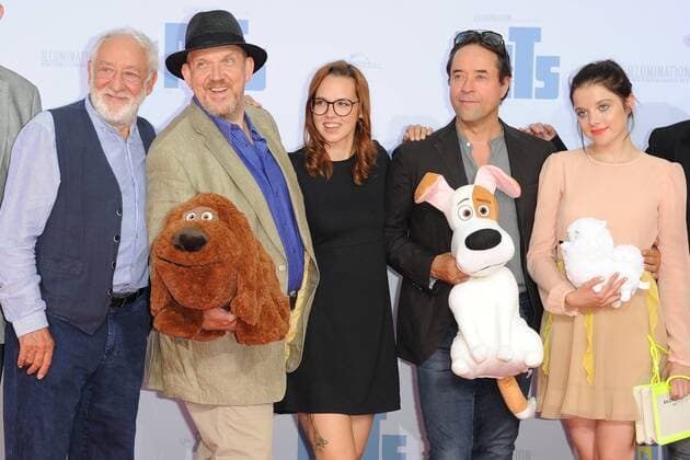 Deutschlandpremiere PETS Dieter Hallervorden, Dietmar Baer, Stefanie Heinzmann, Jan Josef Liefers, Jella Haase, v.l.n.r. Ankunft Deutschlandpremiere des Aimationsfilmes PETS im Cinestar Sony Center in Berlin am 20.07.2016
