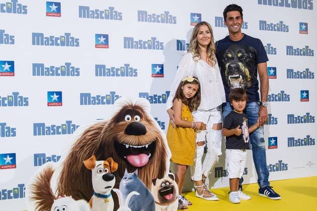 Spanish football player Albaro Arbeloa with his wife Carlota Ruiz during the premiere of Mascotas at Kinepolis cinema in Madrid. July 21, 2016.  (20160721036)