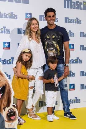 Spanish football player Albaro Arbeloa with his wife Carlota Ruiz during the premiere of Mascotas at Kinepolis cinema in Madrid. July 21, 2016.  (20160721037)