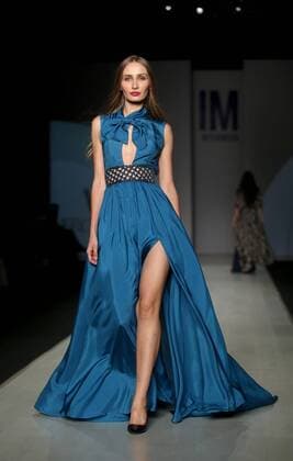 A model wears a creation by Mexican designer Vero Diaz during the Fashion Week IM Intermoda in city of Guadalajara, Mexico, 21 July 2016. INTERMODA IN MEXICO !ACHTUNG: NUR REDAKTIONELLE NUTZUNG!  MEX01 20160722-636047606316997052