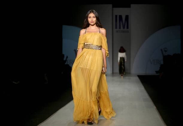 A model wears a creation by Mexican designer Vero Diaz during the Fashion Week IM Intermoda in city of Guadalajara, Mexico, 21 July 2016. INTERMODA IN MEXICO !ACHTUNG: NUR REDAKTIONELLE NUTZUNG!  MEX01 20160722-636047606348352851