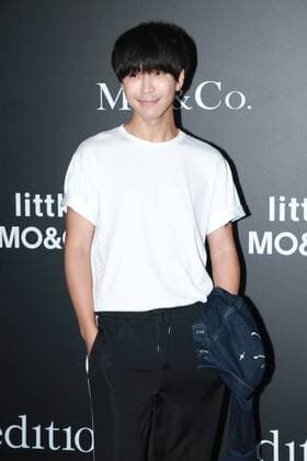 BEIJING, CHINA - JULY 21: Fashion editor Han Huohuo attends MO&Co fashion show on July 21, 2016 in Beijing, China.  CFP488619824