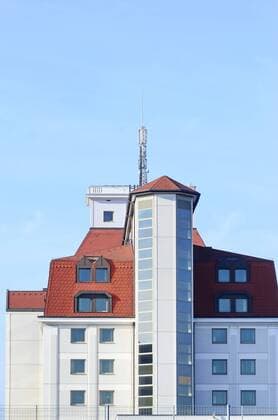 Architektur von Hans Hollein Hilton Danube Vienna Waterfront  1057304153