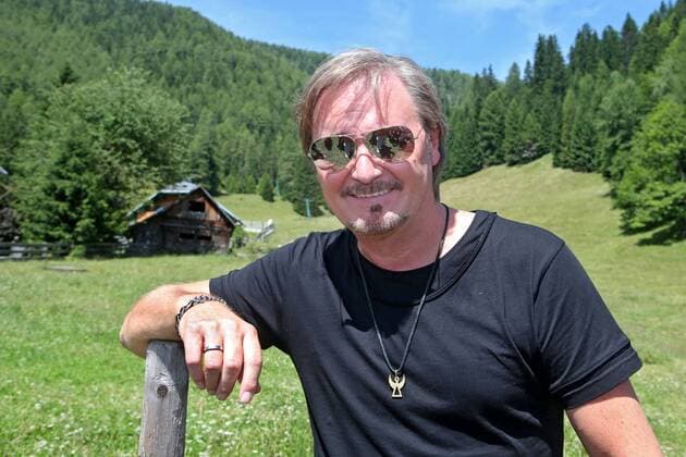 ORF Wenn die Musi spielt . Sänger Nik P. ( eigentl. Nikolaus Presnik ) am Rande des Künstlertreffs zum Musik Open Air Wenn die Musi spielt am 22.07.2016 auf dem Festgelände in Bad Kleinkirchheim.