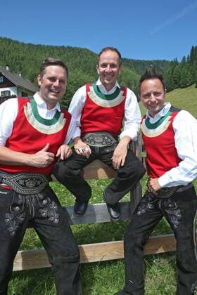 ORF Wenn die Musi spielt . Die Jungen Zillertaler am Rande des Künstlertreffs zum Musik Open Air Wenn die Musi spielt am 22.07.2016 auf dem Festgelände in Bad Kleinkirchheim.