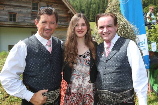 ORF Wenn die Musi spielt . Die Ladiner und Nicole am Rande des Künstlertreffs zum Musik Open Air Wenn die Musi spielt am 22.07.2016 auf dem Festgelände in Bad Kleinkirchheim.