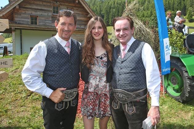 ORF Wenn die Musi spielt . Die Ladiner und Nicole am Rande des Künstlertreffs zum Musik Open Air Wenn die Musi spielt am 22.07.2016 auf dem Festgelände in Bad Kleinkirchheim.