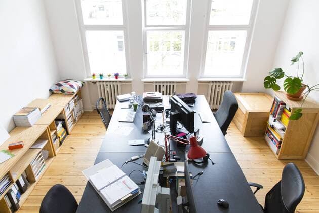 Workspace in empty office property released  FKF001837