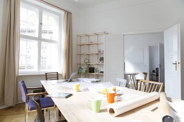 Workspace in empty office property released  FKF001879