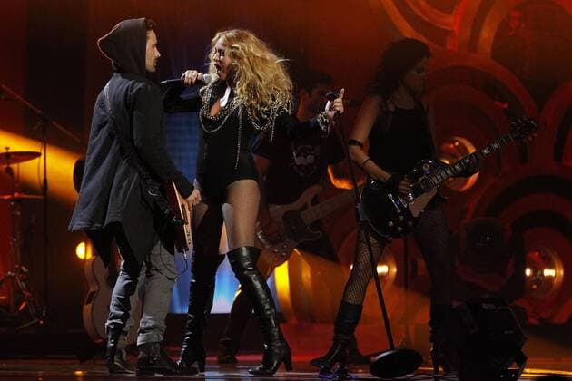 Mexican singer Paulina Rubio performs during the 3rd Platino Ibero-American Film Awards in Punta del Este, Uruguay, 24 July 2016. ni PREMIOS PLATINO !ACHTUNG: NUR REDAKTIONELLE NUTZUNG!  PLA050 20160725-636050212381316525